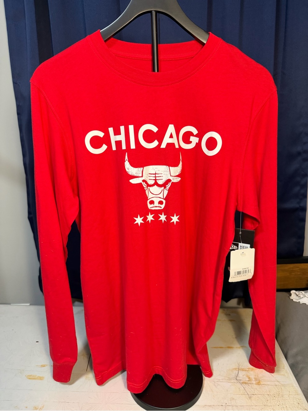 New Era Red Chicago Bulls Long-Sleeve Graphic Tee